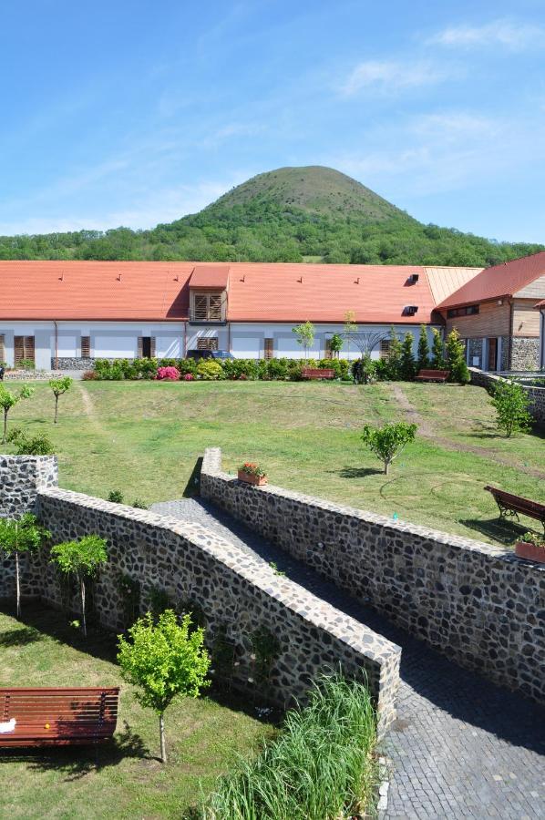 Oblik Resort Louny Ngoại thất bức ảnh