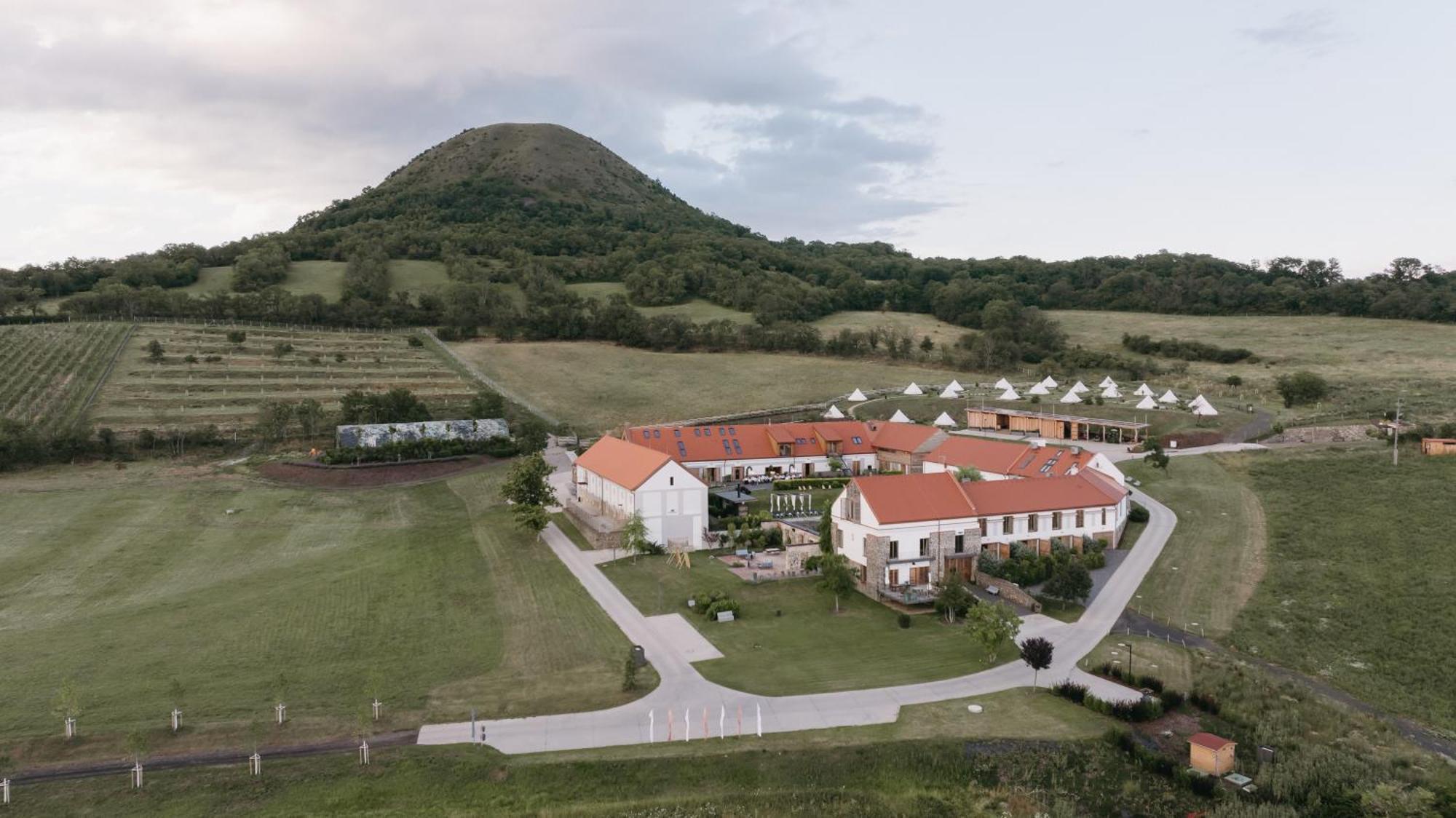 Oblik Resort Louny Ngoại thất bức ảnh